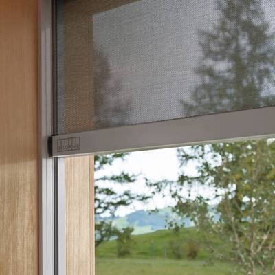 Ein Fenster im Closeup mit einer STOBAG Markise
