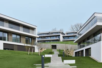 Privatwohnungen in Lutry mit Senkrechtmarkisen VERTICAL