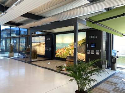 Showroom in Lausanne with awnings, pavilions and pergolas on display
