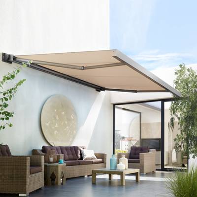 The sturdy, versatile box awning for medium to large areas. Optionally with LED lighting.